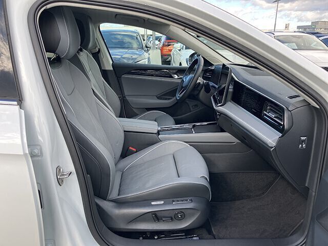 Gebraucht VW Passat Elegance 150 PS (110 kW) 2024 Andere farbe Kombi