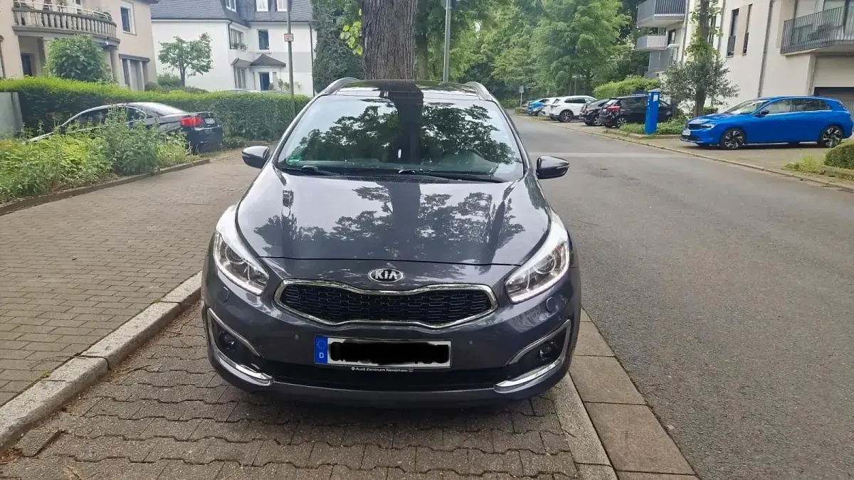 Używany Kia Ceed 136 KM (100 kW) 2015 Szary Hatchback