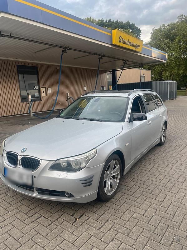 Grau Gebraucht 2006 BMW 530 Kombi | 3.200 € (Guter Preis) - Bild 1/4