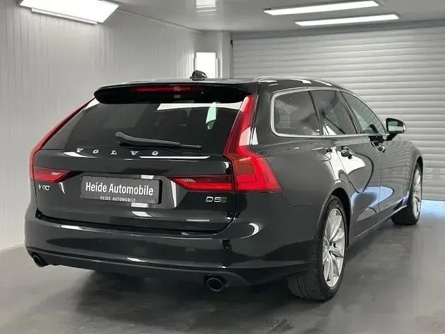 Gebraucht Volvo V90 Momentum 235 PS (172 kW) 2017 Schwarz Kombi