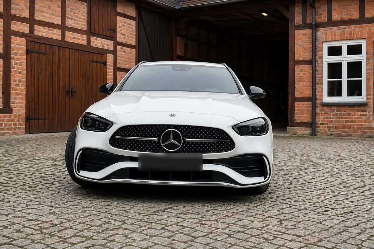 Gebraucht Mercedes C300 AMG 265 PS (194 kW) 2021 Weiß Kombi