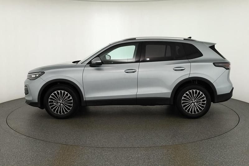 Neu VW Tiguan 150 PS (110 kW) 2025 Silber SUV