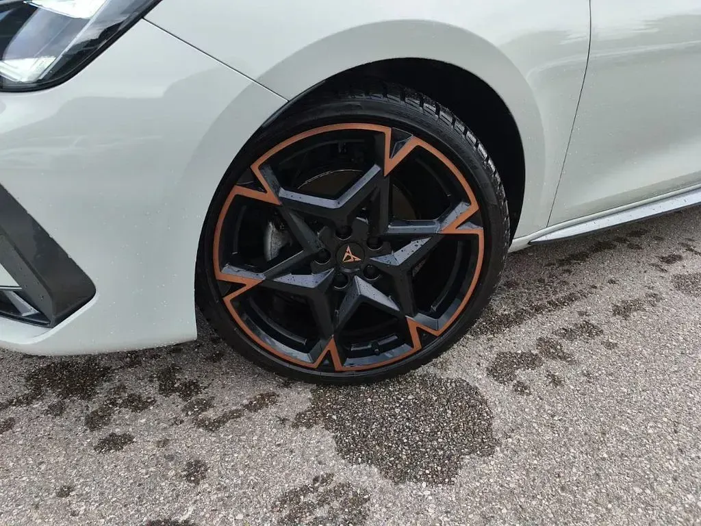 Gebraucht Cupra Leon 150 PS (110 kW) 2024 Grau Limousine