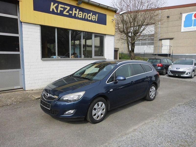 Gebraucht Opel Astra 179 PS (131 kW) 2011 Blau Limousine