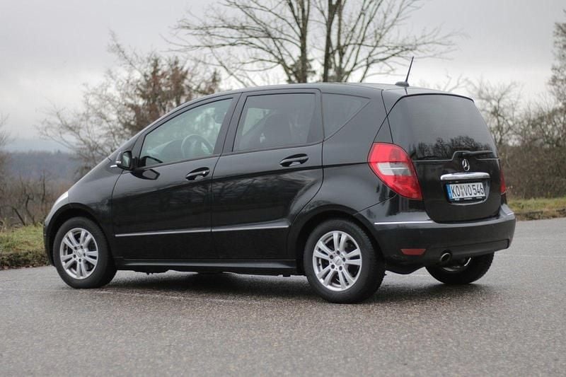 Gebraucht Mercedes A160 Avantgarde 95 PS (69 kW) 2010 Schwarz Kleinwagen