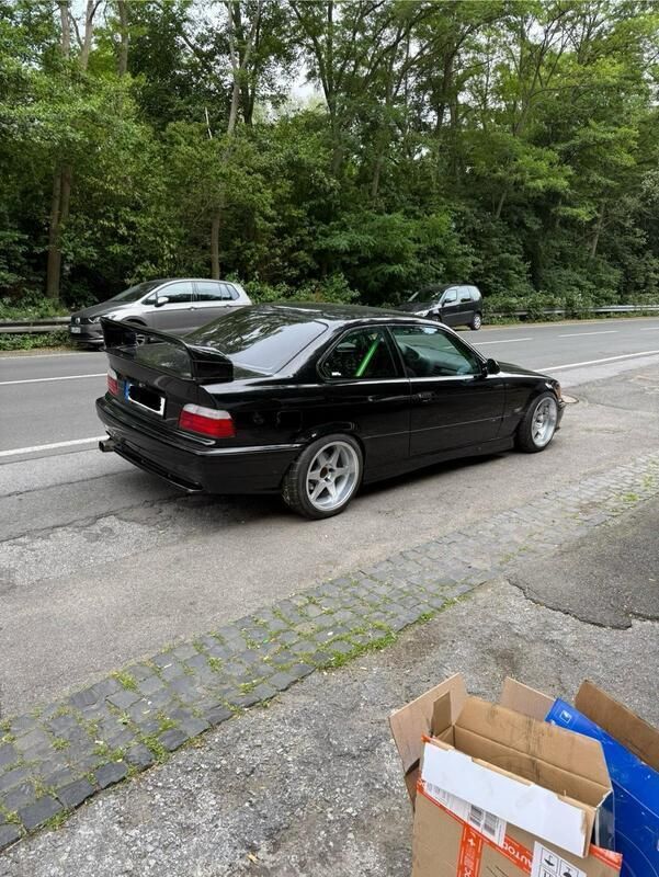 Schwarz Gebraucht 1995 BMW 328 Coupé | 10.900 € - Bild 1/4