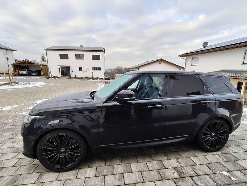 Schwarz Gebraucht 2019 Land Rover Range Rover Sport HSE Dynamic SUV | 35.799 € (Etwas zu teuer) - Bild 1/4