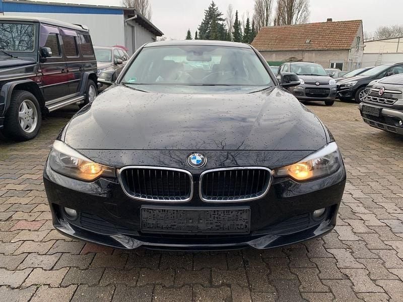 Gebraucht BMW 320 184 PS (135 kW) 2013 Schwarz Limousine