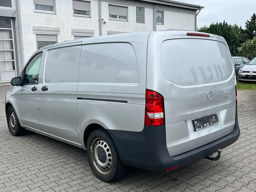 Gebraucht Mercedes Vito 136 PS (100 kW) 2018 Silber Van