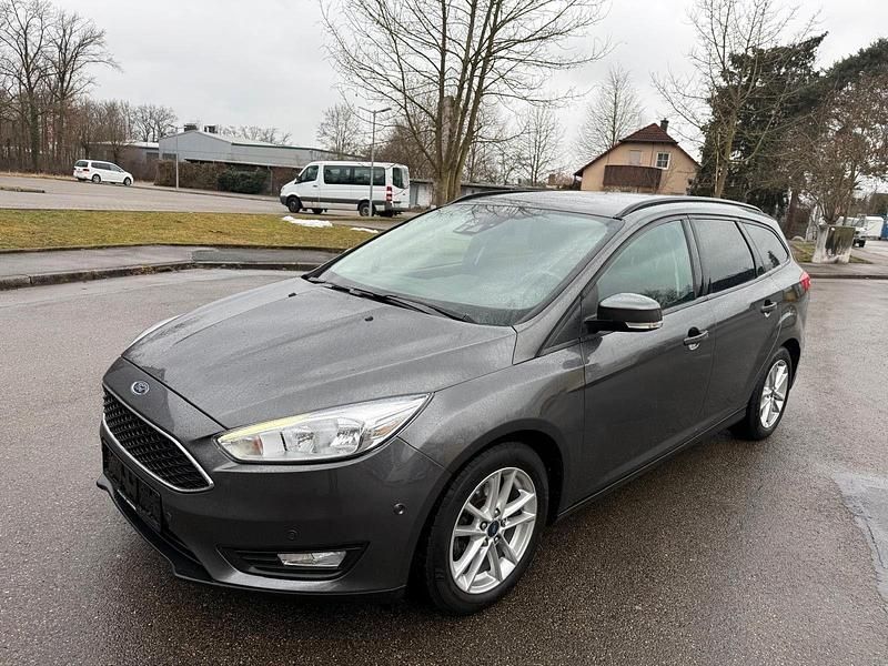 Gebraucht Ford Focus Business Edition 125 PS (91 kW) 2017 Grau Kombi