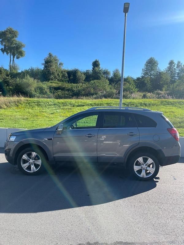 Gebraucht Chevrolet Captiva 184 PS (135 kW) 2012 Grau SUV