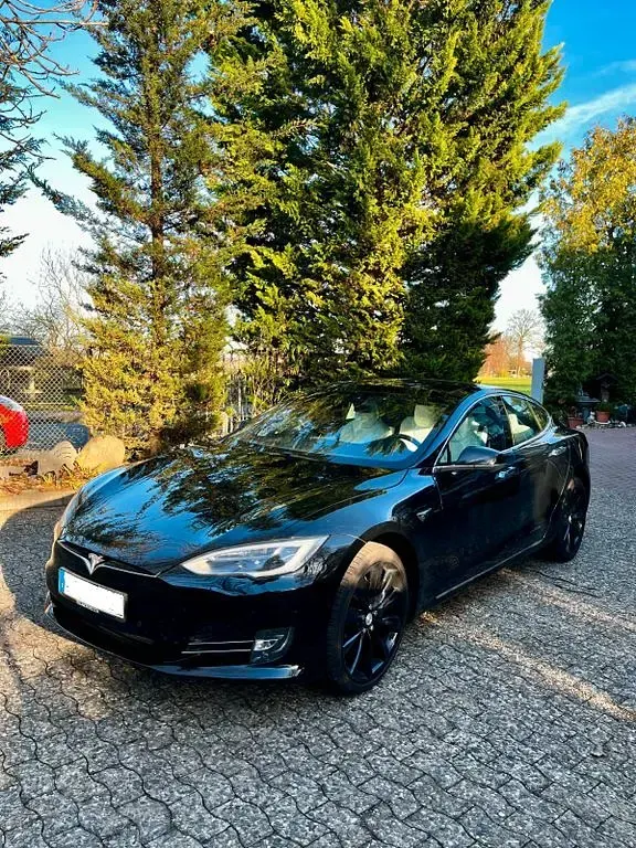 Second-hand Tesla Model S 450 kW (613 CP) 2017 Negru Hatchback