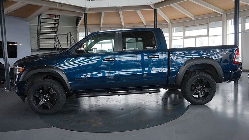 Gebraucht Dodge Ram 401 PS (294 kW) 2020 Blau Pickup