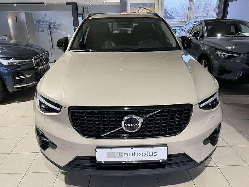 Gebraucht Volvo XC40 Plus 163 PS (119 kW) 2024 Sand dune SUV