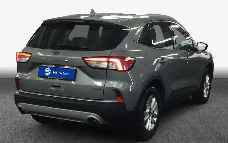Używany Ford Kuga Titanium 224 KM (164 kW) 2022 Srebrny SUV