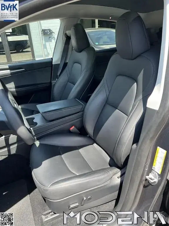 Gebraucht Tesla Model Y Standard Range 255 kW (347 PS) 2023 Grau SUV
