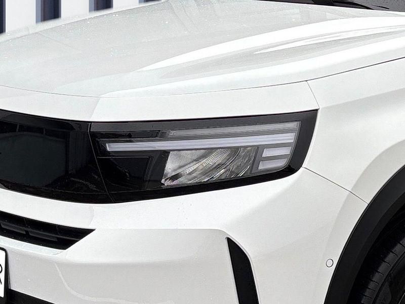 Neu Opel Frontera 145 PS (106 kW) 2026 Arktis weiß / dach schwarz SUV