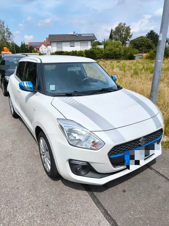 Gebraucht Suzuki Swift Comfort 111 PS (81 kW) 2018 Weiß Kleinwagen