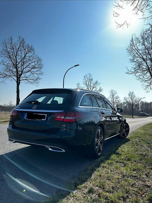 Gebraucht Mercedes C300e 306 PS (225 kW) 2019 Schwarz Limousine