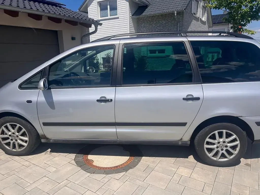 Gebraucht VW Sharan 131 PS (96 kW) 2005 Silber Van / Kleinbus