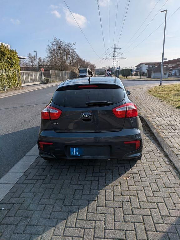 Gebraucht Kia Rio Edition 7 84 PS (61 kW) 2017 Grau Limousine