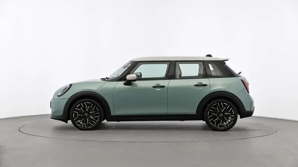 Gebraucht Mini Cooper S Favoured 204 PS (150 kW) 2025 Grün Kleinwagen