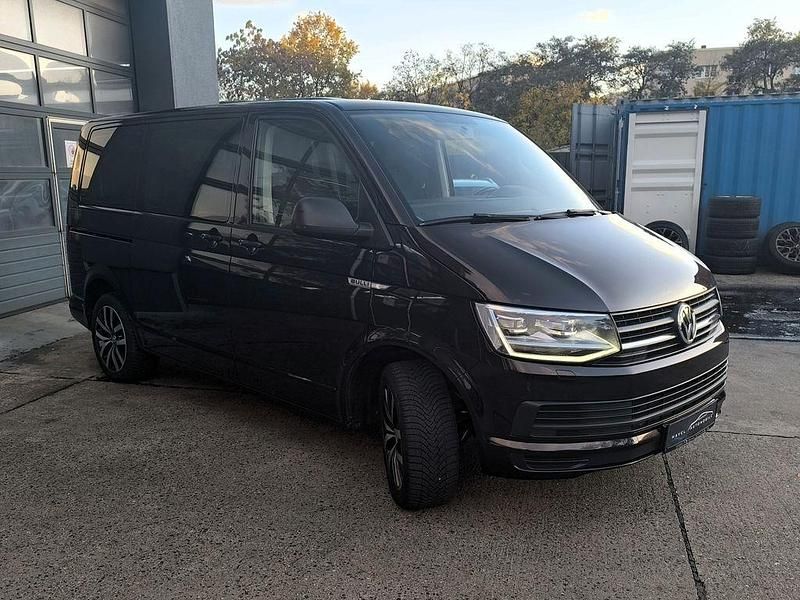 Gebraucht VW Multivan 102 PS (75 kW) 2016 Black berry Van