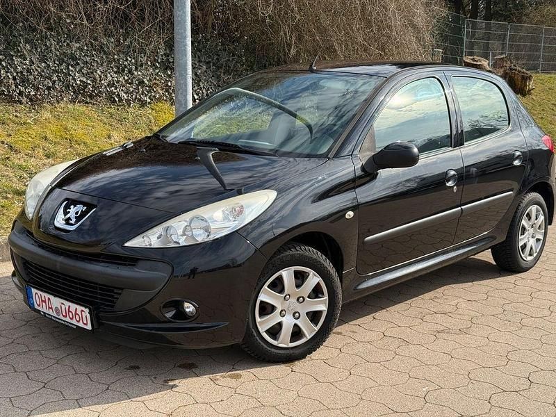 Gebraucht Peugeot 206+ Basis 75 PS (55 kW) 2009 Schwarz Kleinwagen