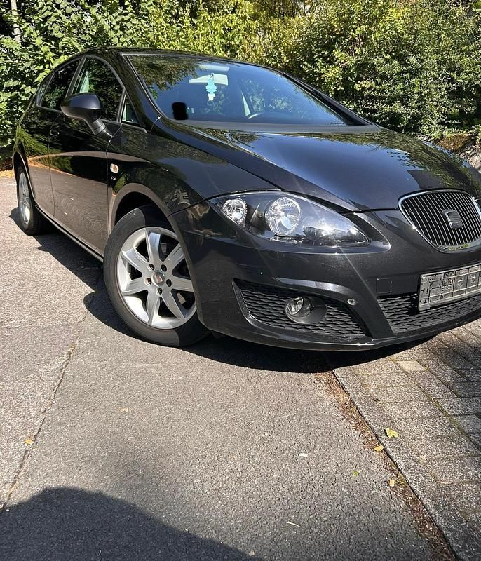 Schwarz Gebraucht 2011 Seat Leon Kleinwagen | 4.199 € (Fairer Preis) - Bild 1/4