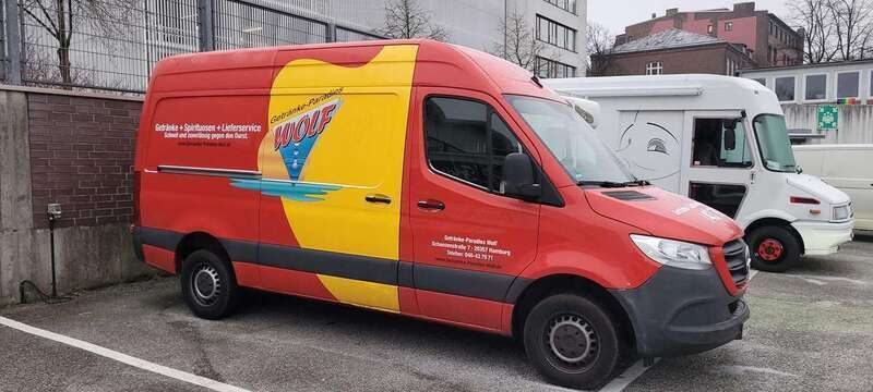 Rot Gebraucht 2019 Mercedes Sprinter Van | 35.700 € (Etwas zu teuer) - Bild 1/3