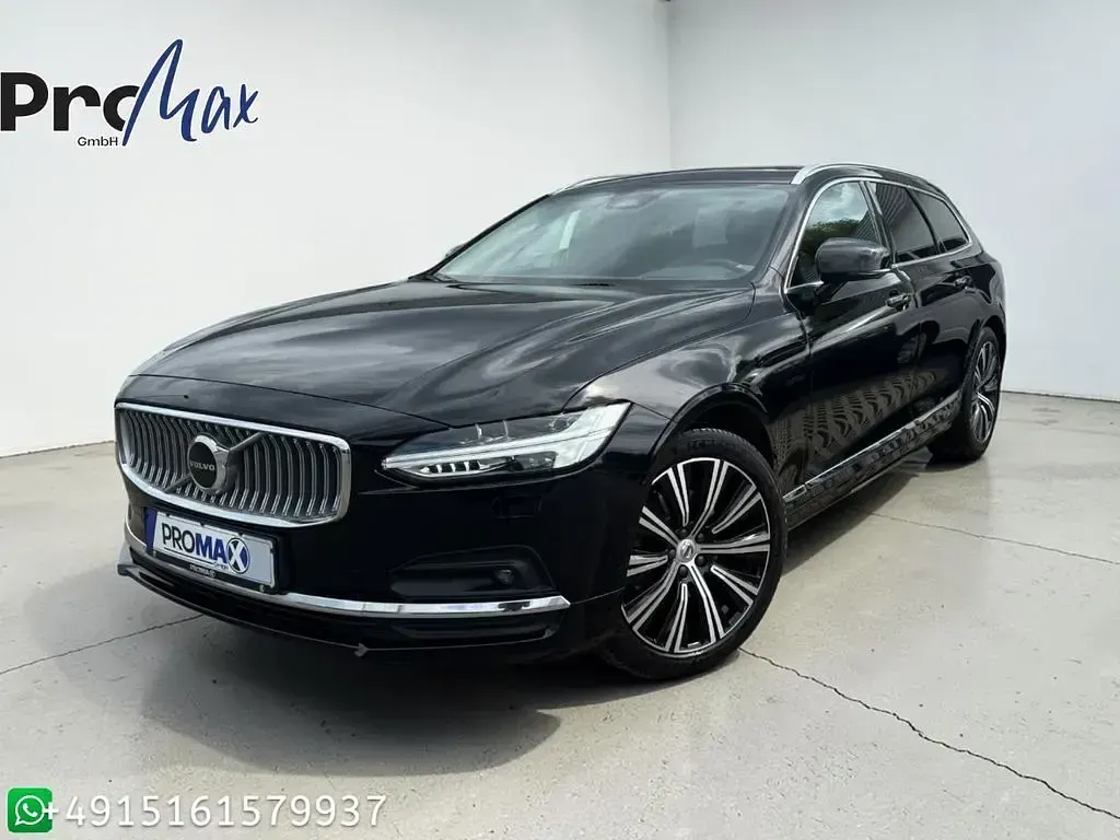 Second-hand Volvo V90 Ultimate 235 CP (172 kW) 2022 Negru Break