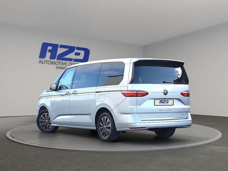 Gebraucht VW Multivan 218 PS (160 kW) 2024 Reflexsilber metallic Van