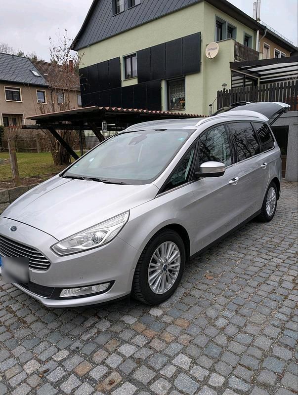 Gebraucht Ford Galaxy 150 PS (110 kW) 2016 Silber Van / Kleinbus