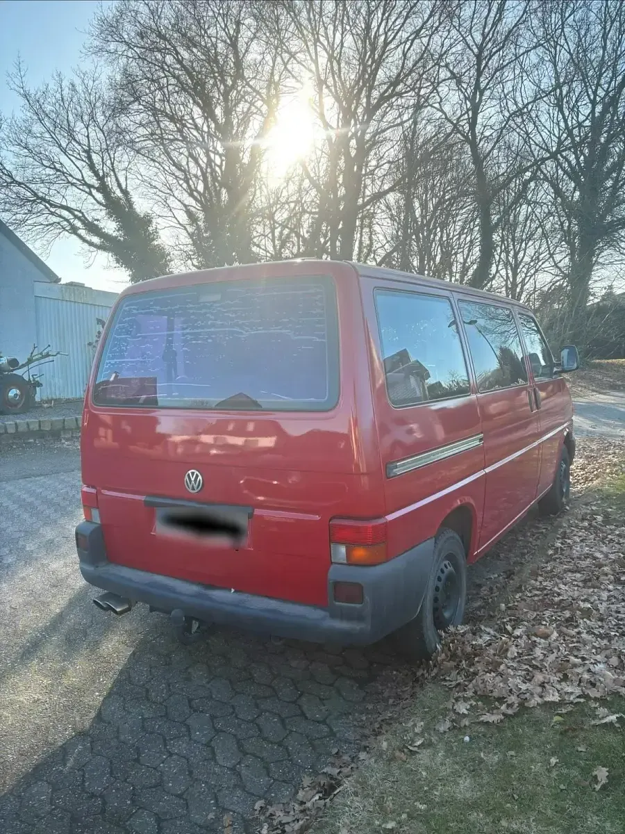 Gebraucht VW T4 84 PS (61 kW) 2000 Rot Van