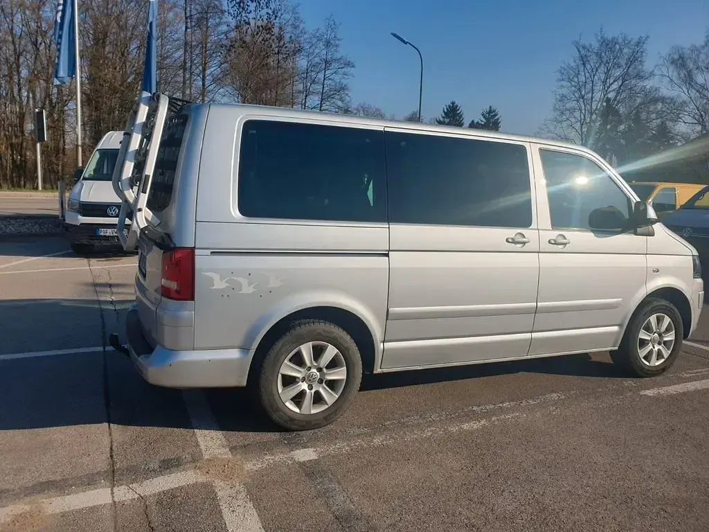 Usado VW Caravelle 136 CV (100 kW) 2011 Plateado Van