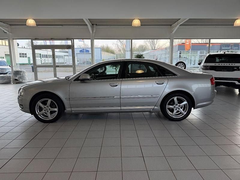 Gebraucht Audi A8 232 PS (170 kW) 2010 Eissilber Limousine