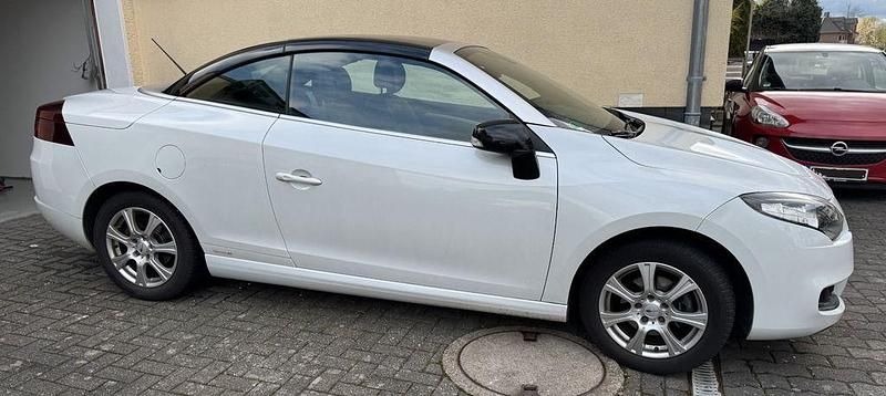 Gebraucht Renault Mégane Cabriolet 140 PS (102 kW) 2012 Weiß Cabrio