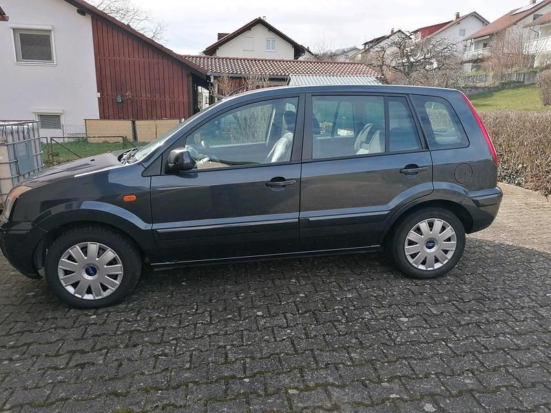 Gebraucht Ford Fusion 55 PS (40 kW) 2010 Grau Kleinwagen