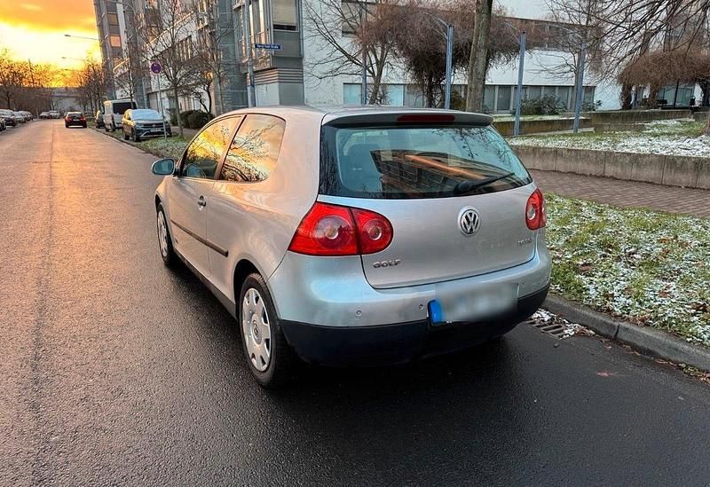 Gebraucht VW Golf 115 PS (84 kW) 2004 Grau Coupé