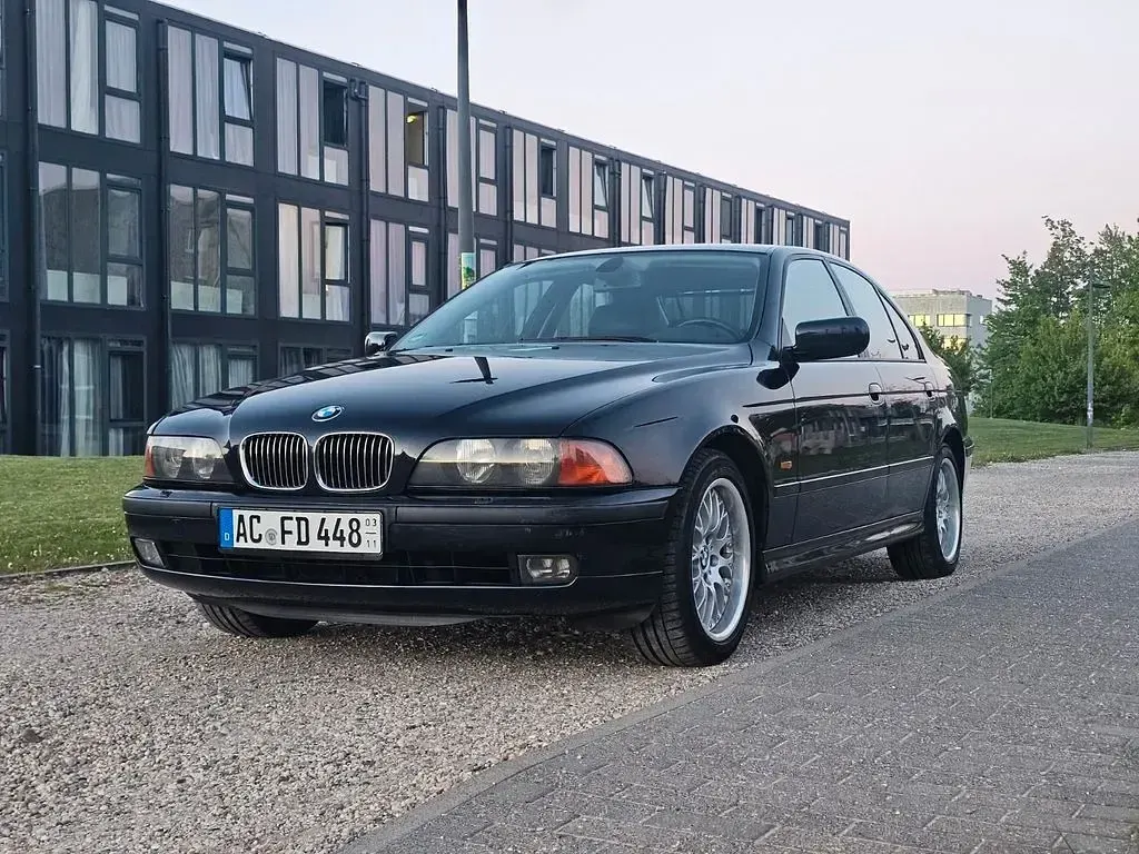 Używany BMW 535 245 KM (180 kW) 1999 Niebieski Sedan/Limuzyna