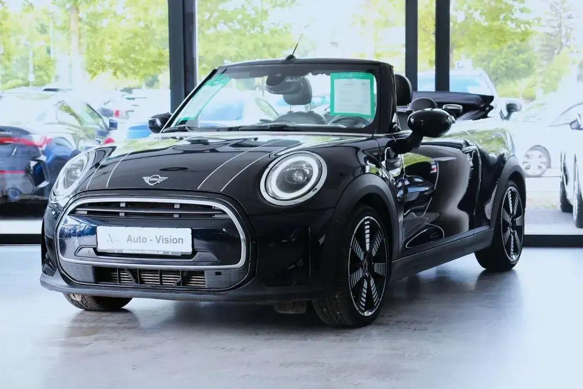 Gebraucht Mini Cooper Cabriolet Premium Plus 136 PS (100 kW) 2023 Schwarz Cabrio