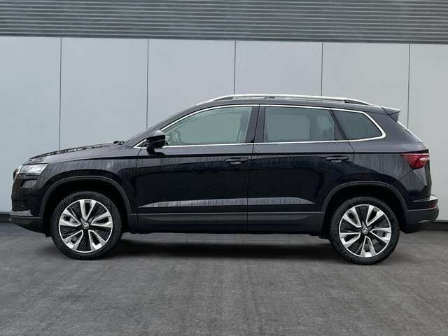 Schwarz Neu 2024 Skoda Karoq Selection SUV | 33.180 € (Guter Preis) - Bild 1/4