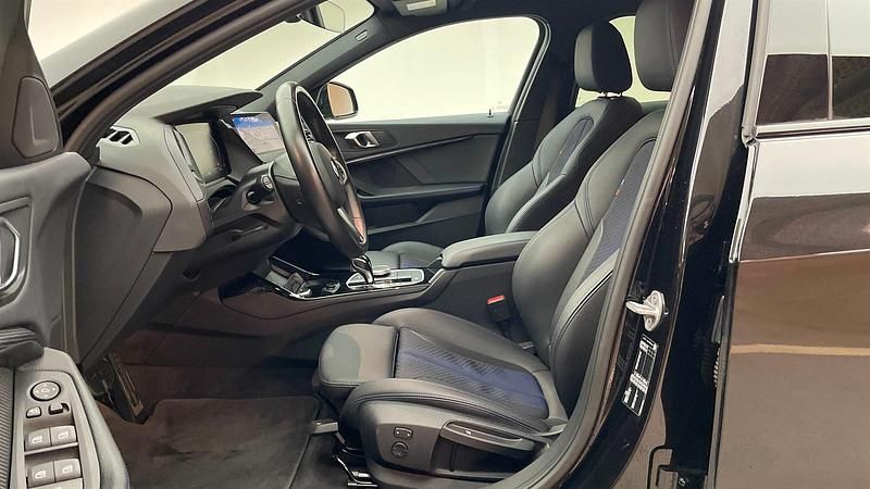 Gebraucht BMW 118 Efficient Dynamics 136 PS (100 kW) 2024 Saphirschwarz metallic Kleinwagen