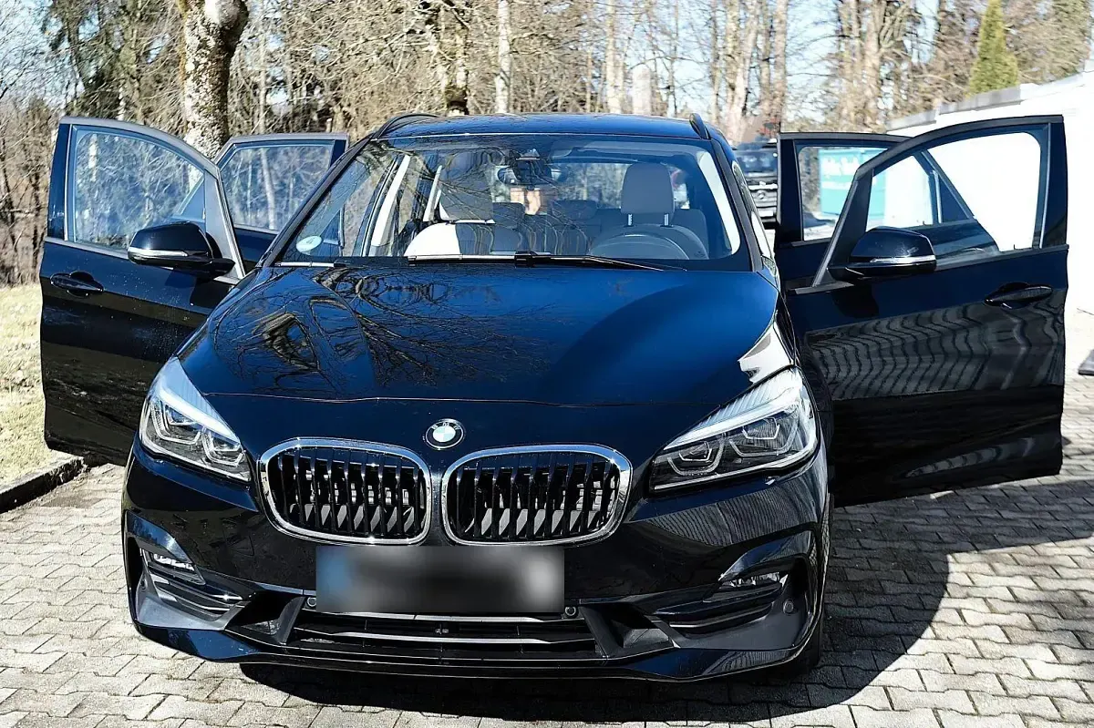 Gebraucht BMW 220 Active Tourer Sport Line 190 PS (139 kW) 2019 Schwarz Van / Kleinbus