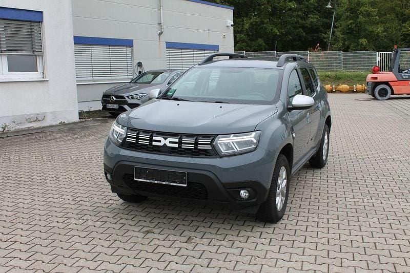 Grau Gebraucht 2023 Dacia Duster Expression SUV | 16.500 € (Guter Preis) - Bild 1/4
