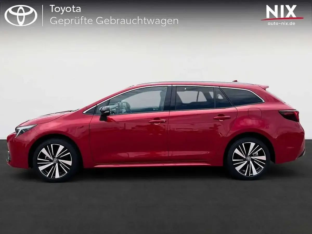 Neu Toyota Corolla 184 PS (135 kW) 2025 Karminarot Kombi