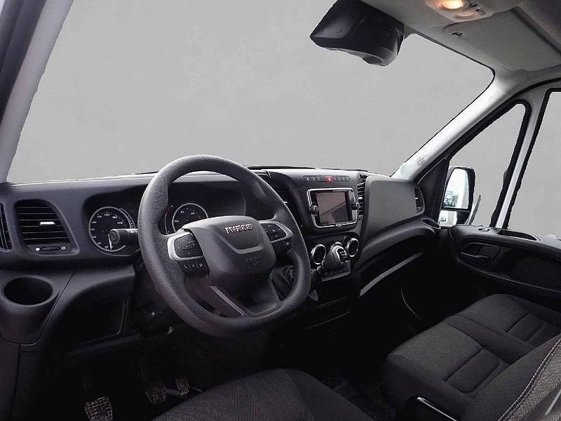 Gebraucht Iveco Daily 156 PS (114 kW) 2023 Weiß Van