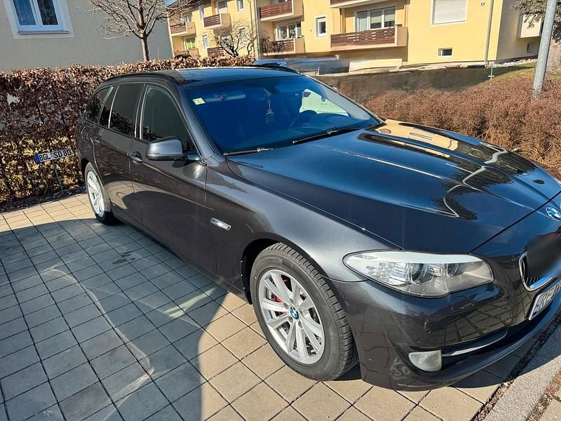 Gebraucht BMW 520 184 PS (135 kW) 2012 Grau Kombi