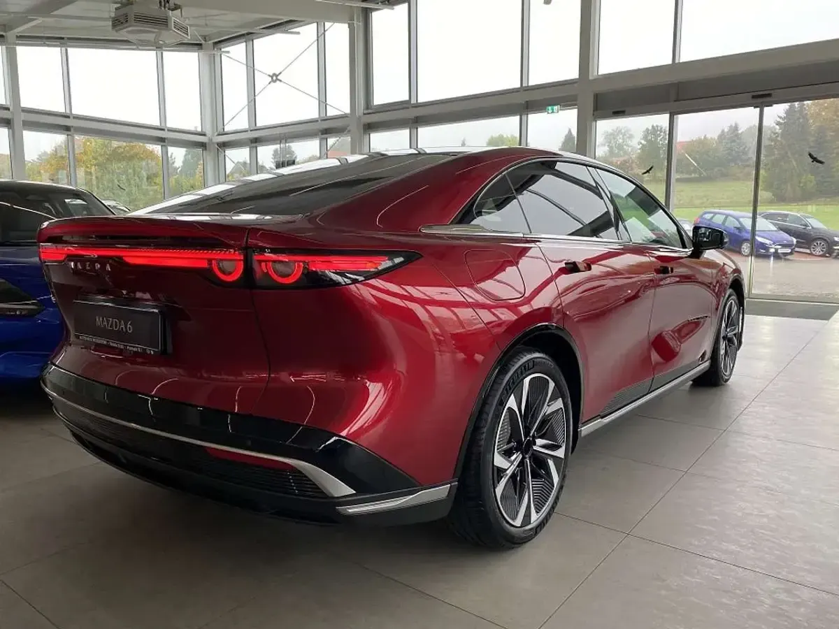 Neu Mazda 6e Takumi-Line 189 kW (258 PS) 2026 Soul red crystal m Limousine