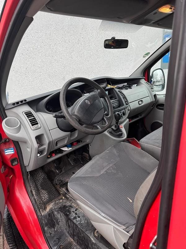 Rot Gebraucht 2012 Renault Traffic Van / Kleinbus | 4.500 € - Bild 1/4